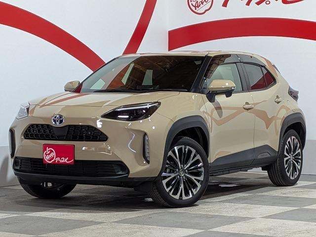 Toyota YARIS CROSS 2023 — фото автомобиля