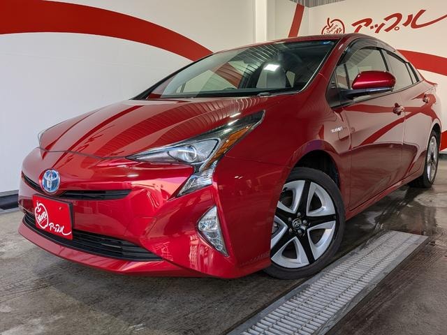 Toyota PRIUS 2016 — фото автомобиля