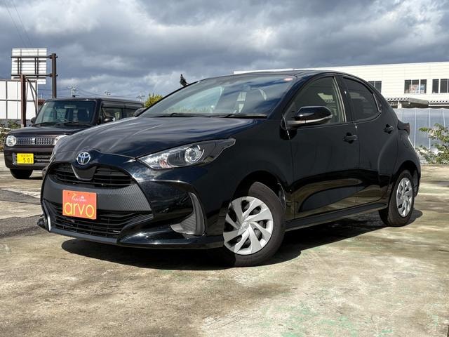 Toyota YARIS 2022 — фото автомобиля 1