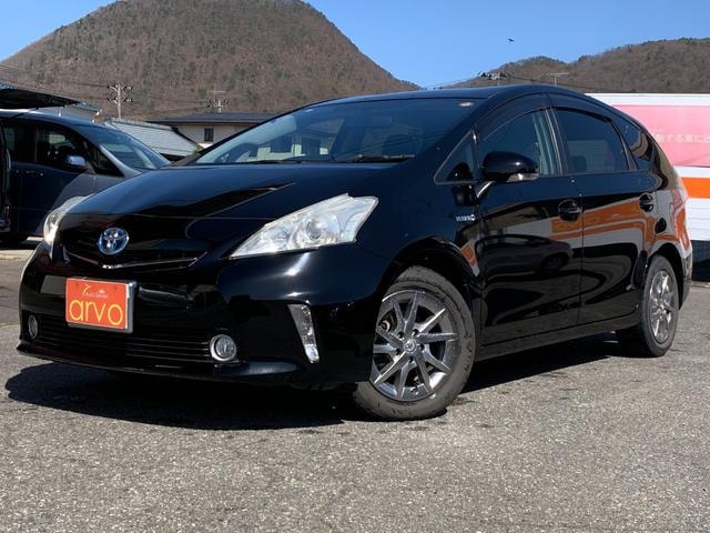Toyota PRIUS ALPHA 2013 — фото автомобиля