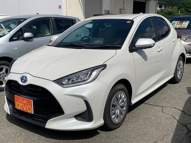 Toyota YARIS 2020 — фото автомобиля