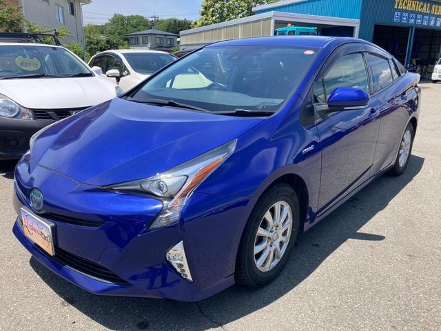 Toyota PRIUS 2016 — фото автомобиля 1