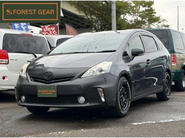 Toyota PRIUS ALPHA 2013 — фото автомобиля