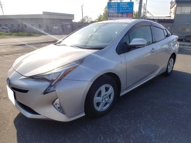 Toyota PRIUS 2016 — фото автомобиля 1