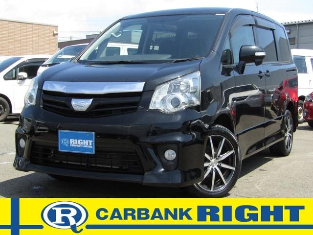 Toyota NOAH 2011 — фото автомобиля 1