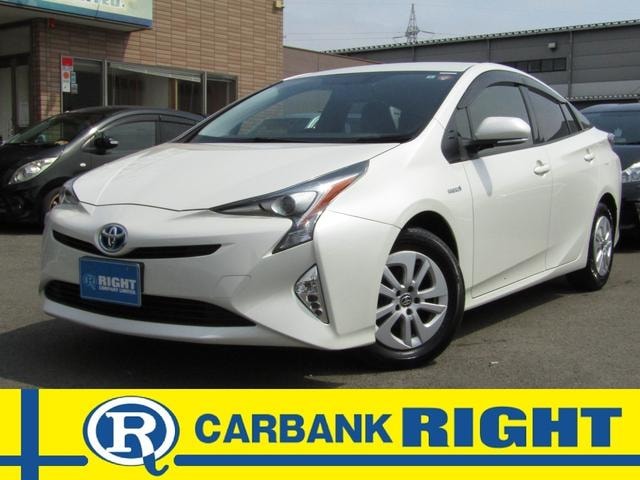 Toyota PRIUS 2018 — фото автомобиля 1