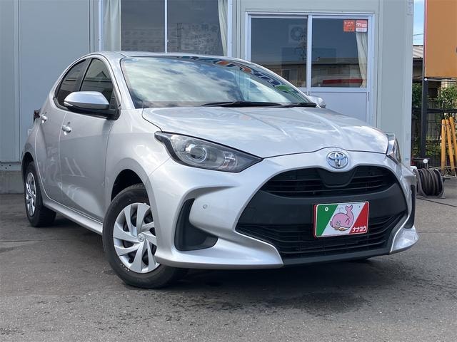 Toyota YARIS 2021 — фото автомобиля 1