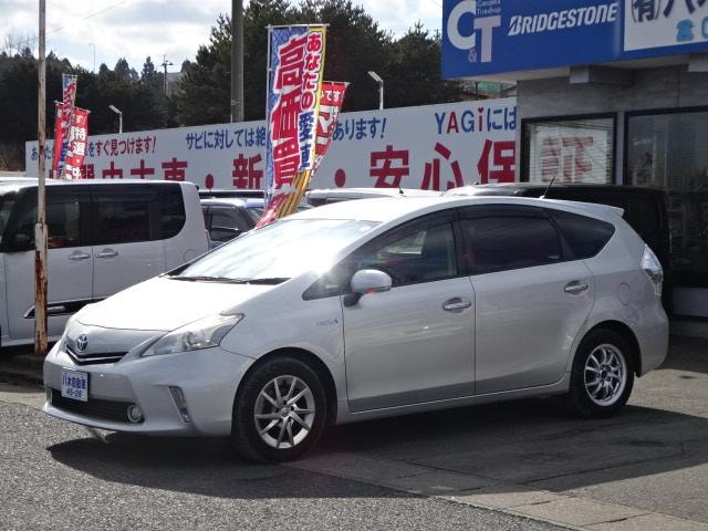 Toyota PRIUS ALPHA 2013 — фото автомобиля 1