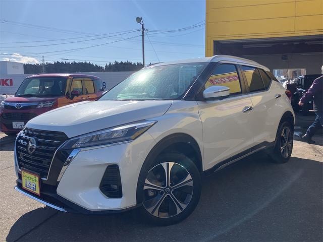 Nissan KICKS 2023 — фото автомобиля 1