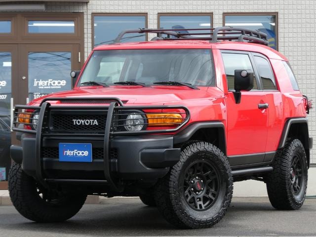 Toyota FJ CRUISER 2012 — фото автомобиля