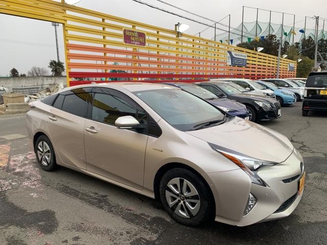 Toyota PRIUS 2016 — фото автомобиля 1