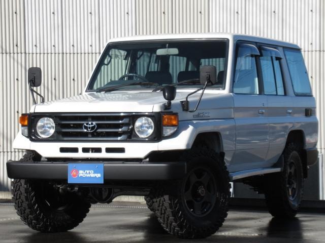 Toyota LAND CRUISER 70 1999 — фото автомобиля