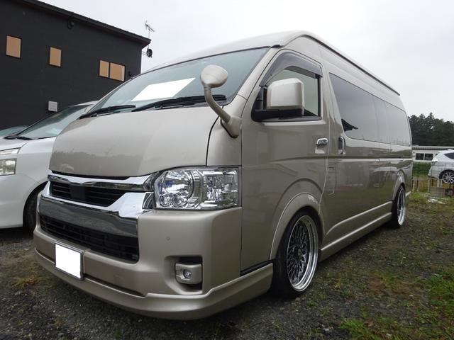 Toyota HIACE WAGON 2023 — фото автомобиля 1