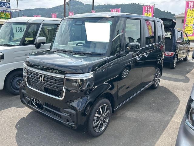 Honda N-BOX CUSTOM 2024 — фото автомобиля 1