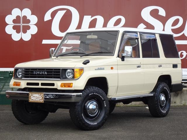 Toyota LAND CRUISER PRADO 1995 — фото автомобиля