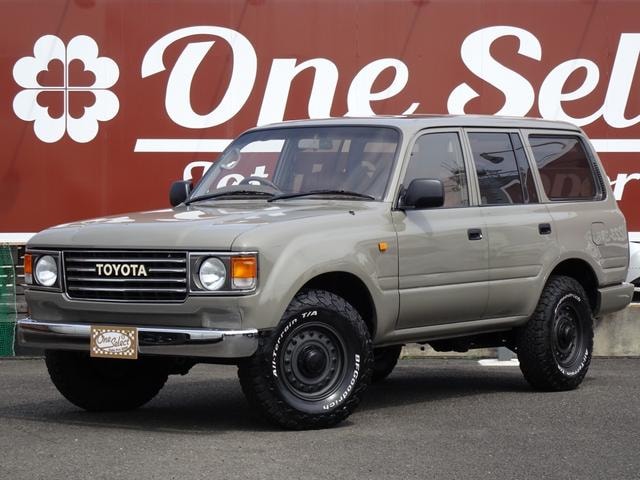 Toyota LAND CRUISER 80 1996 — фото автомобиля