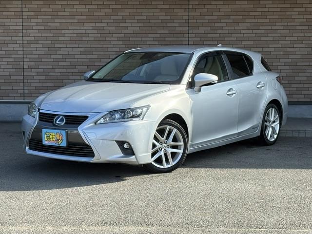 Lexus CT 2015 — фото автомобиля 1