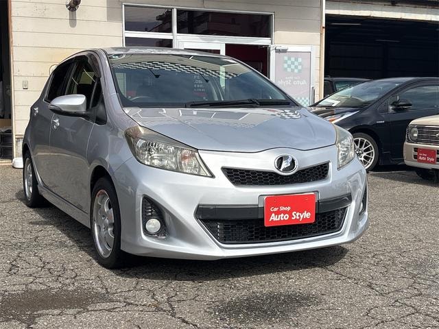 Toyota VITZ 2012 — фото автомобиля 1