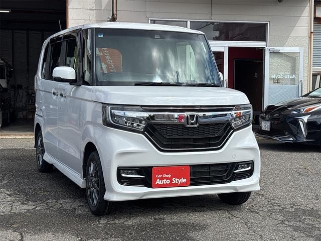 Honda N-BOX CUSTOM 2019 — фото автомобиля 1