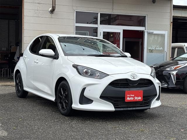Toyota YARIS 2020 — фото автомобиля