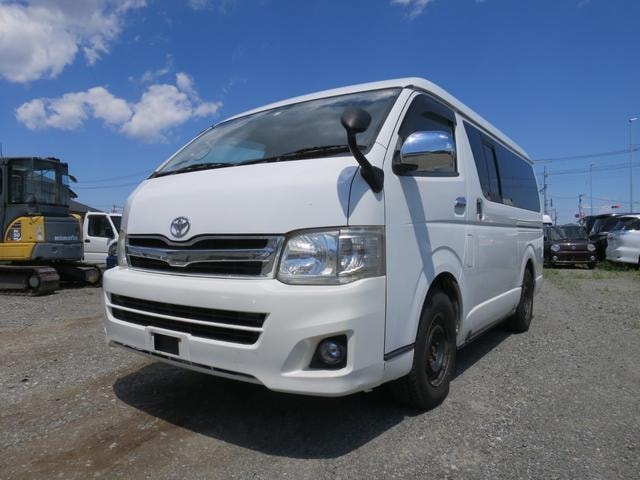 Toyota HIACE WAGON 2011 — фото автомобиля 1