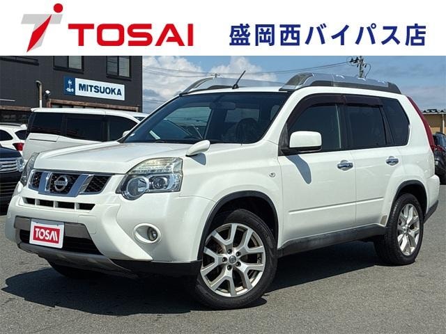 Nissan X-TRAIL 2011 — фото автомобиля 1