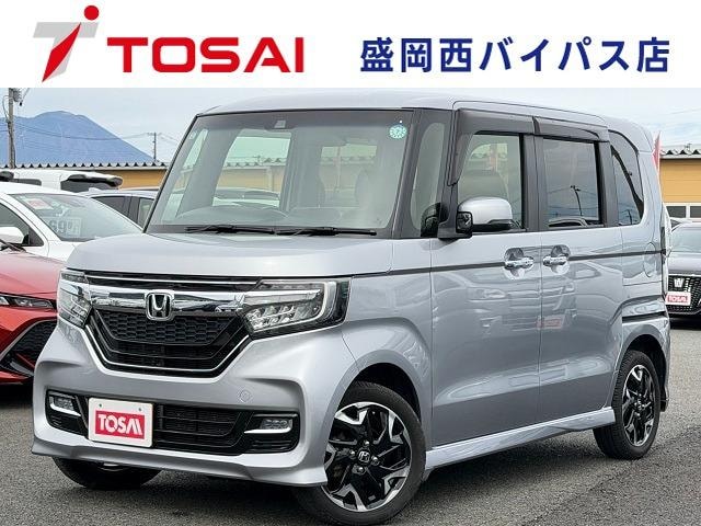 Honda N-BOX CUSTOM 2017 — фото автомобиля 1