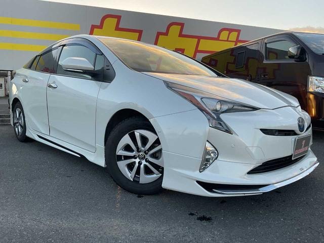 Toyota PRIUS 2016 — фото автомобиля