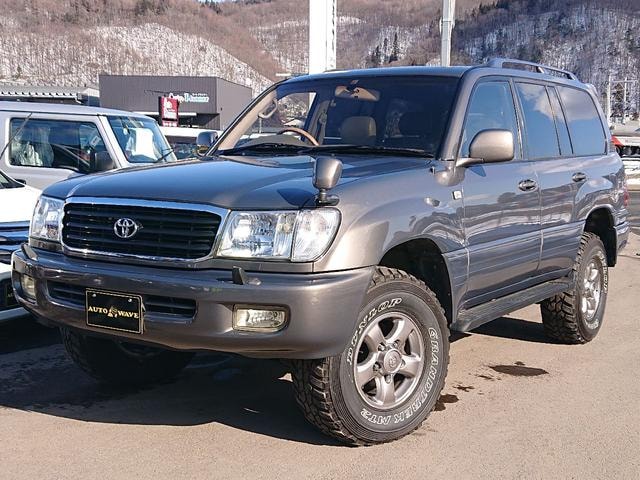 Toyota LAND CRUISER 100 2000 — фото автомобиля 1