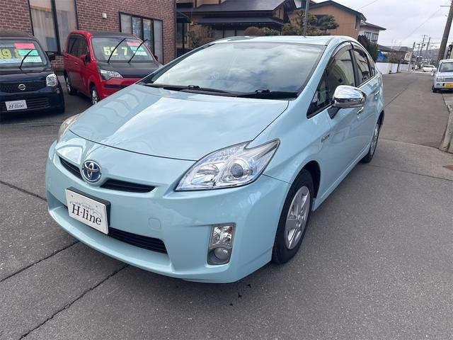Toyota PRIUS 2011 — фото автомобиля
