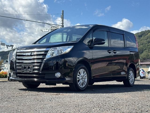 Toyota NOAH 2015 — фото автомобиля 1