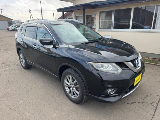 Nissan X-TRAIL 2015 — фото автомобиля 1