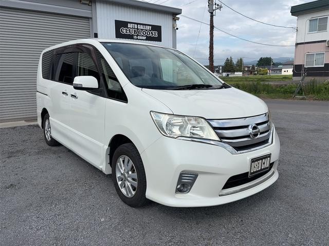 Nissan SERENA 2012 — фото автомобиля