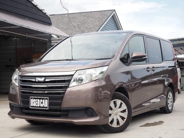 Toyota NOAH 2014 — фото автомобиля 1