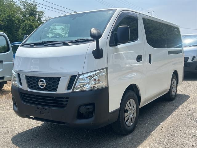 Nissan NV350CARAVAN VAN 2013 — фото автомобиля