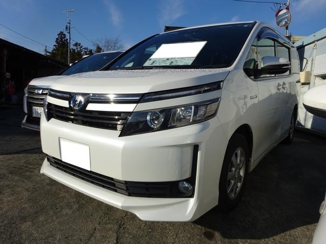 Toyota VOXY 2014 — фото автомобиля 1