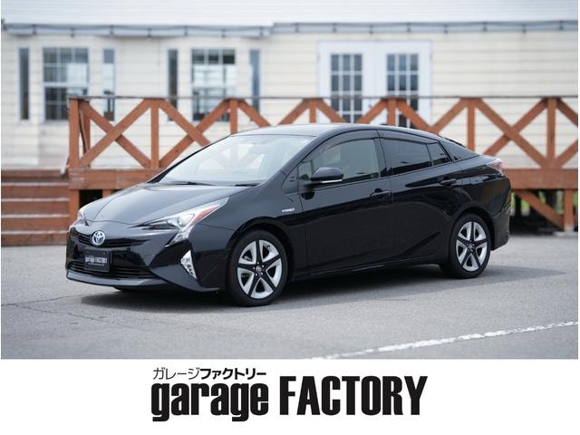 Toyota PRIUS 2016 — фото автомобиля 1