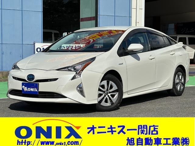 Toyota PRIUS 2016 — фото автомобиля 1