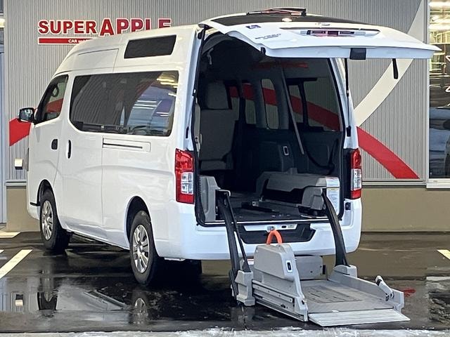 Nissan NV350CARAVAN VAN 2018 — фото автомобиля 1