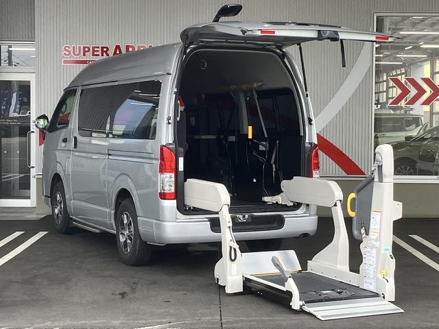 Toyota HIACE VAN 2018 — фото автомобиля 1