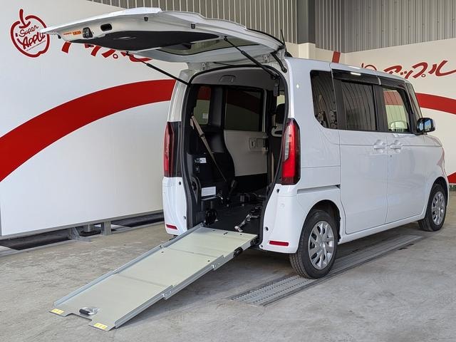 Honda N-BOX 2024 — фото автомобиля 1