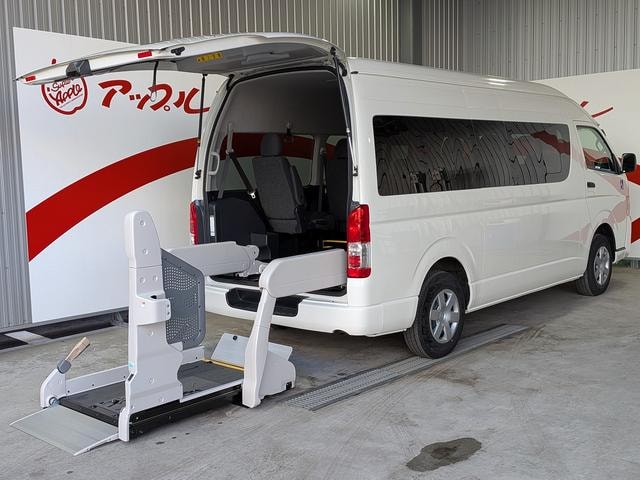 Toyota HIACE COMMUTER 2020 — фото автомобиля