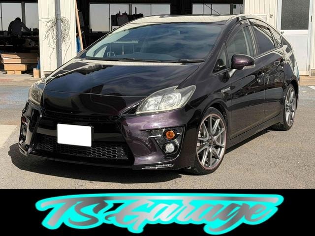 Toyota PRIUS 2013 — фото автомобиля 1