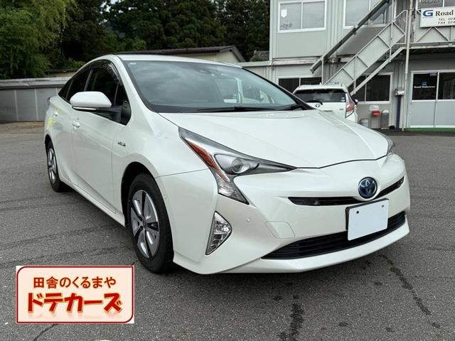 Toyota PRIUS 2017 — фото автомобиля 1