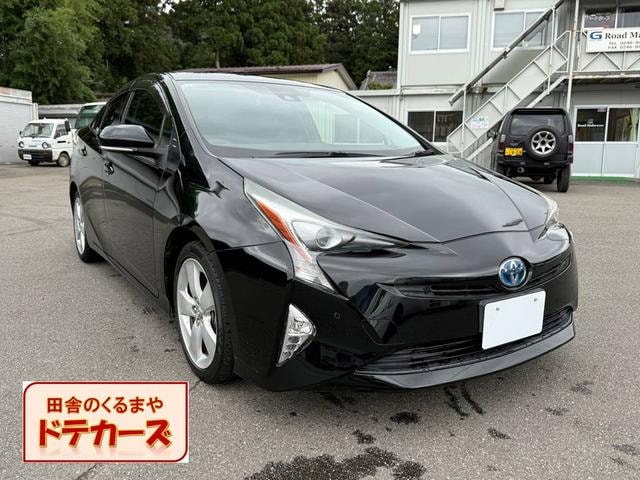 Toyota PRIUS 2017 — фото автомобиля 1