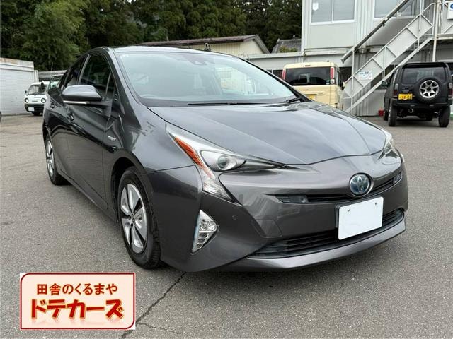 Toyota PRIUS 2017 — фото автомобиля 1