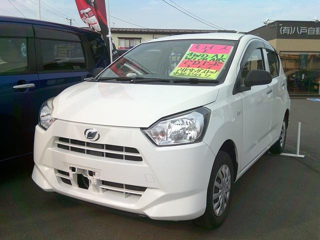 Daihatsu MIRA E:S 2017 — фото автомобиля