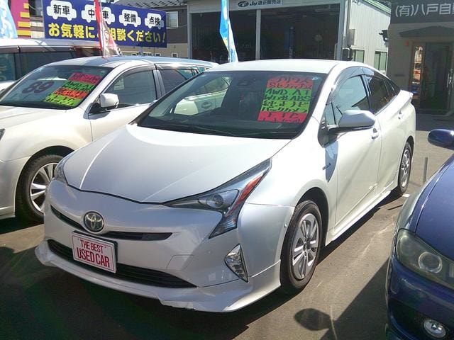 Toyota PRIUS 2017 — фото автомобиля 1
