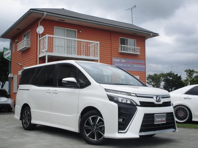 Toyota VOXY 2017 — фото автомобиля 1