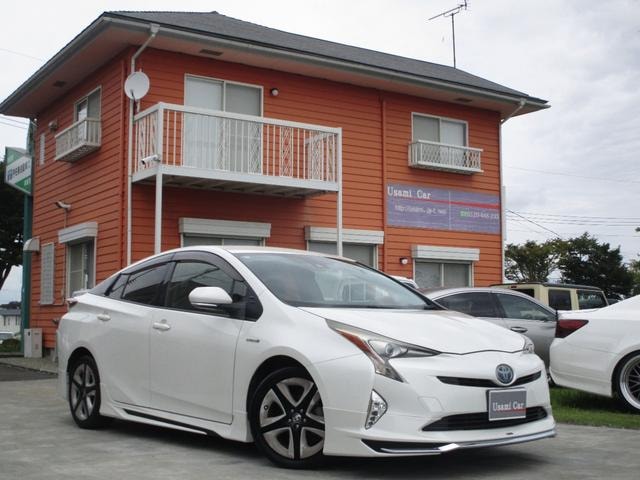 Toyota PRIUS 2016 — фото автомобиля 1
